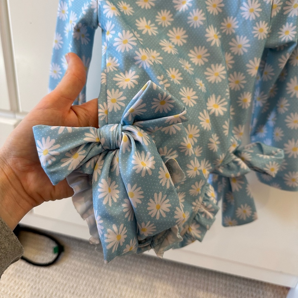 Long sleeve size 24m swim suit - Picture 6 of 6
